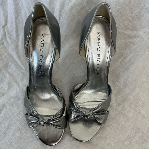 Marc Fisher Women's Surelle Leather Bow Silver Stiletto Heels Sandals 7 - Picture 3 of 10
